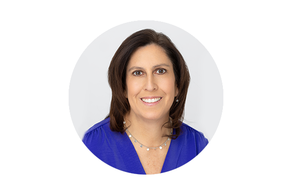 professional headshot of sandra proud