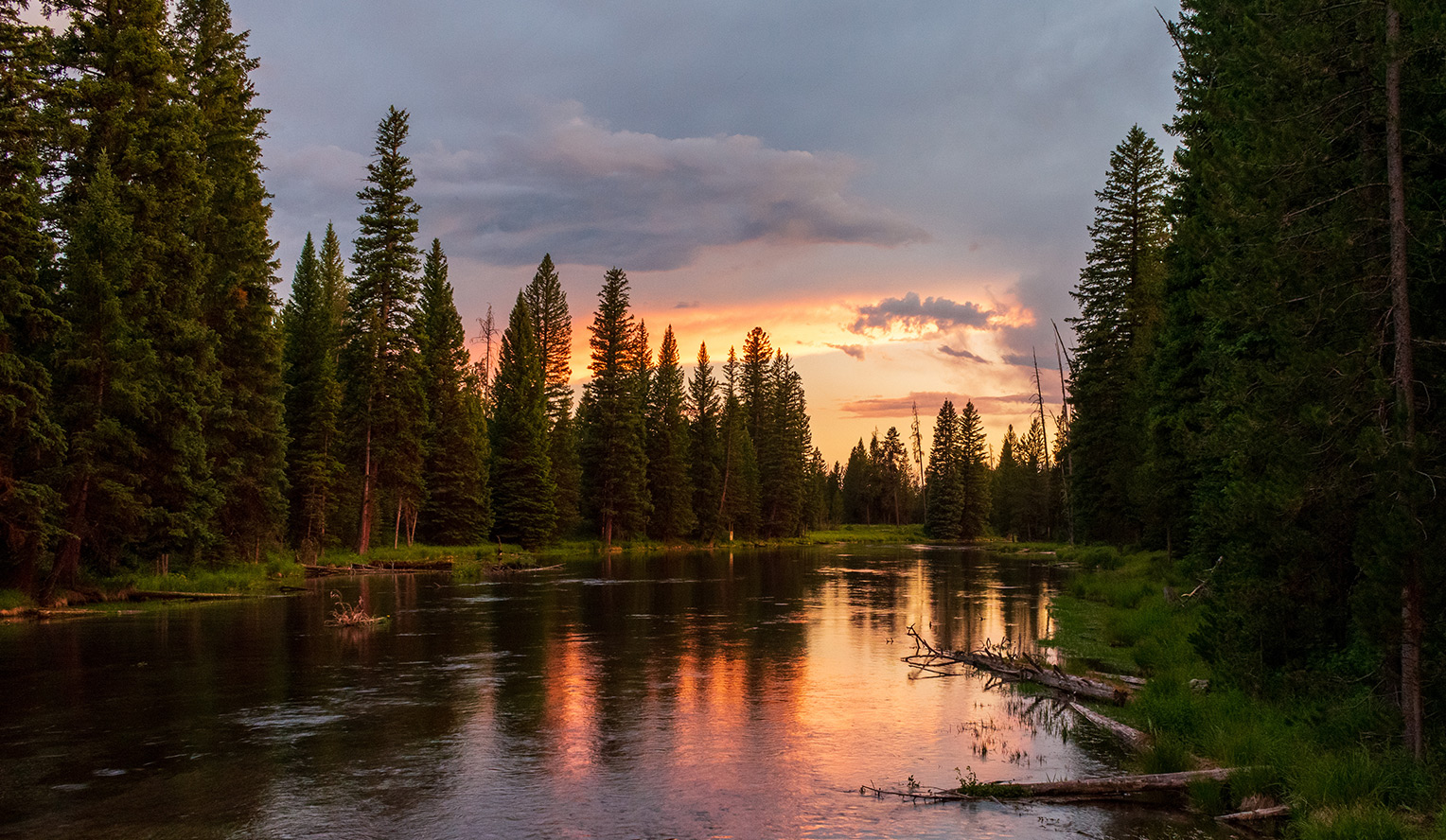 Idaho landscape picture, Big Springs, River, sunset, forest